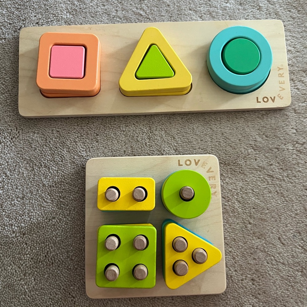Set of 2 Lovevery Puzzles - Sort and Stack and Geo Puzzle